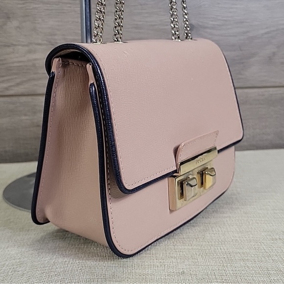 Elegant Pink Chain Shoulder Bag - Picture 3 of 12
